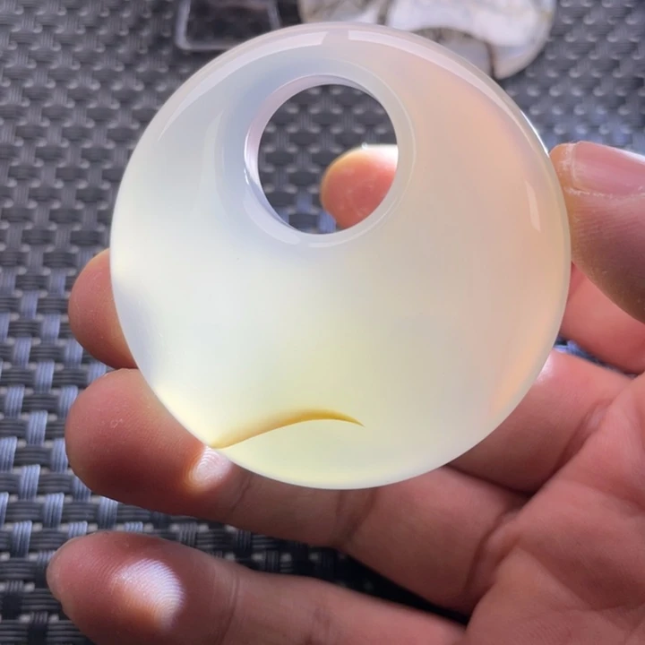 赛***生玛瑙/玉髓未镶嵌颈饰