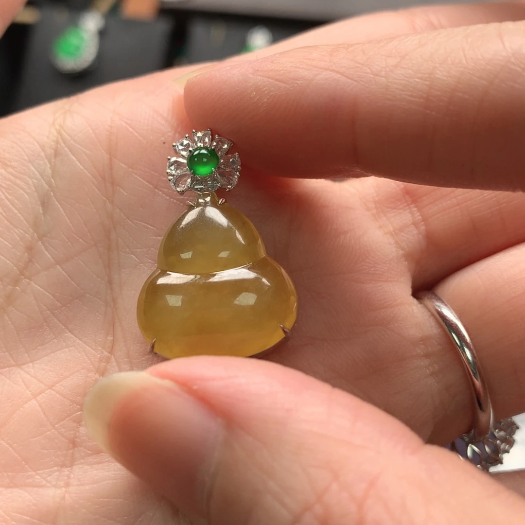 翡翠裸石黄翡葫芦18k镶嵌吊坠