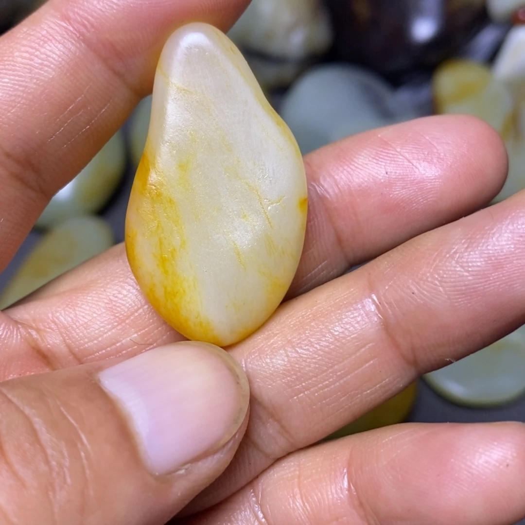 未镶嵌和田玉（糖玉）挂件