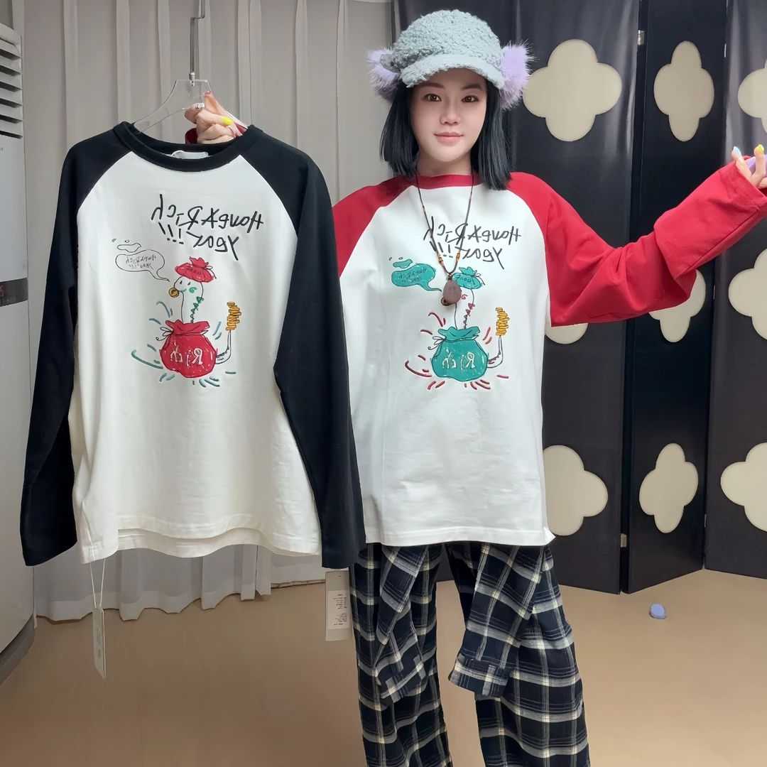 OooFYang圣诞新年插肩袖钱袋蛇T恤女24冬新款