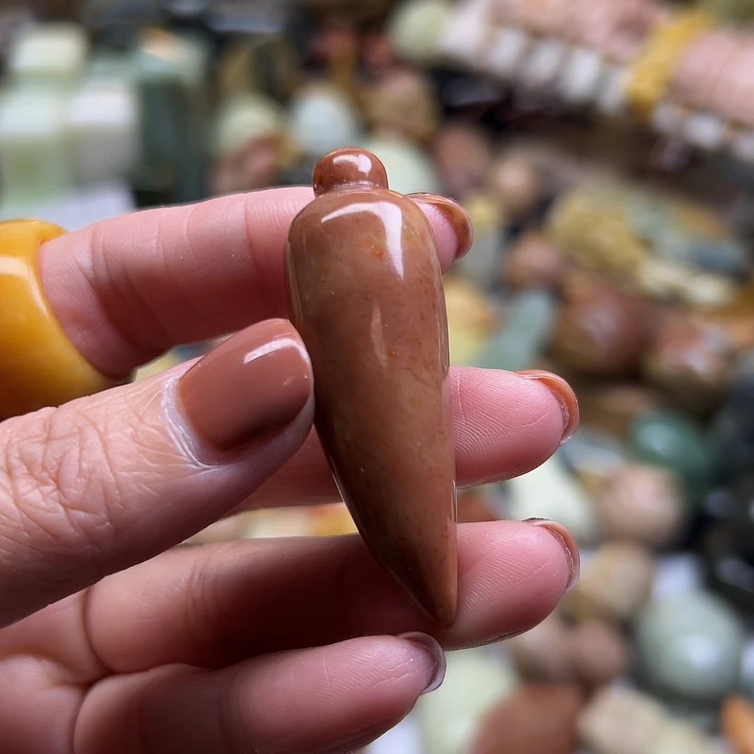 岫玉未镶嵌颈饰辽阳红辣椒