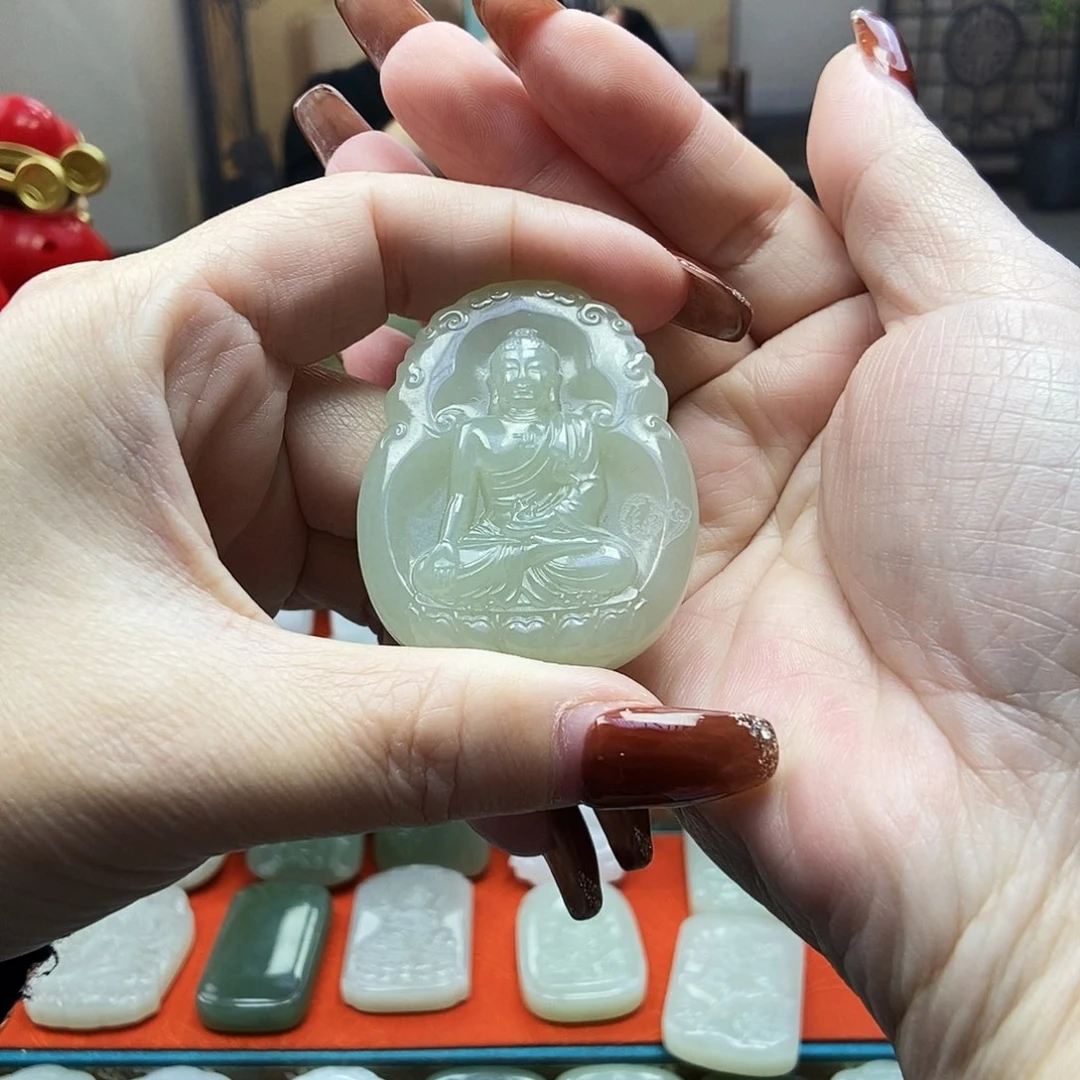 颈饰未镶嵌和田玉醉*