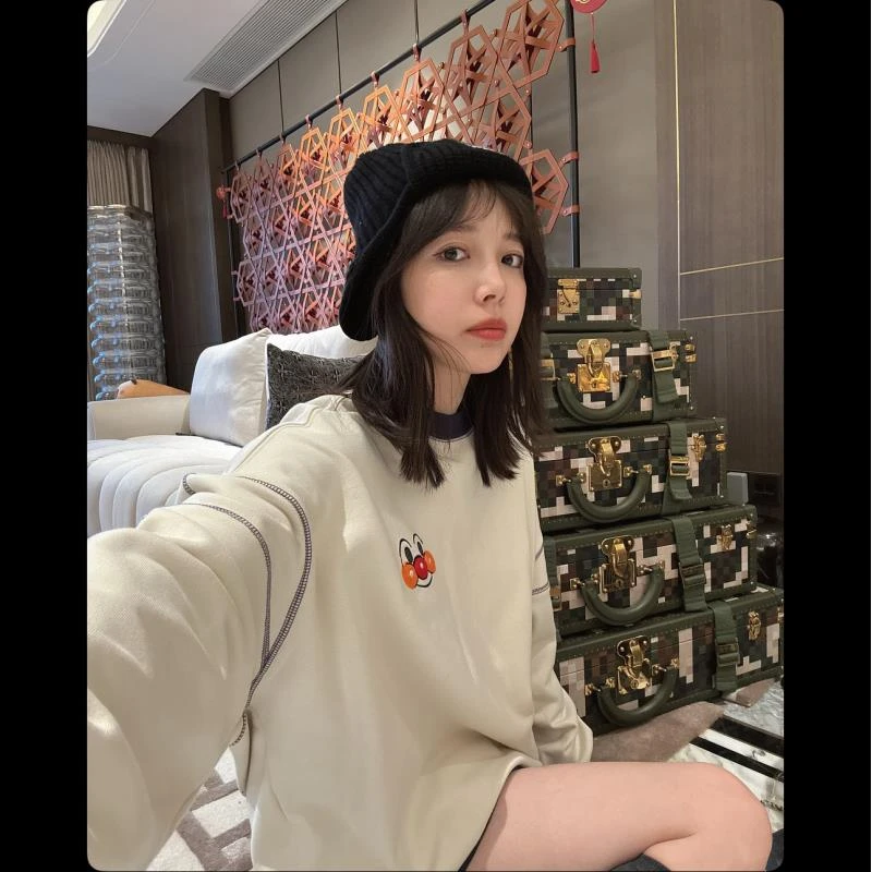 BETTERJOELAY -【姜饼达人】百搭时尚潮流卡通简约通勤风卫衣KH1688