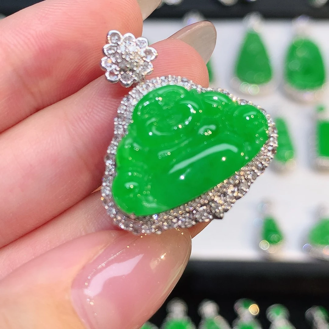 翡翠18K金镶嵌颈饰吊坠