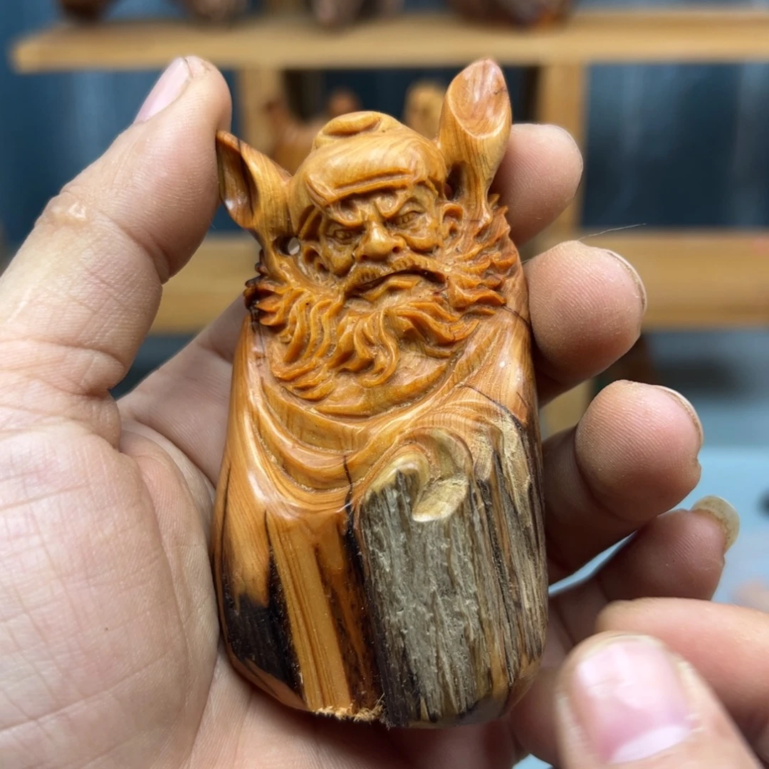 燕***，木崖柏木摆件手把件