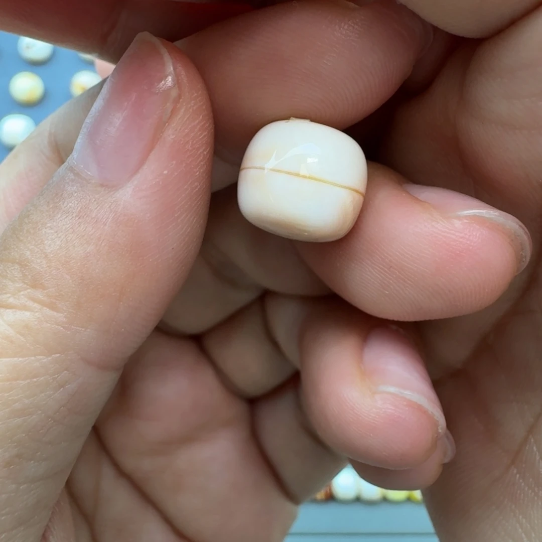 琥珀未镶嵌裸石12老型一线天