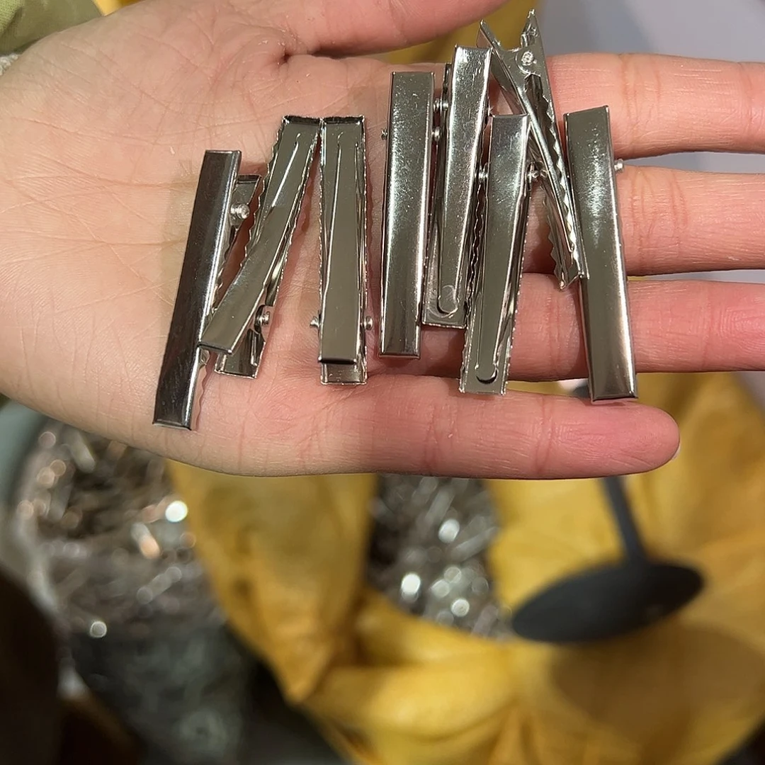 4.5银色一字夹200个清货