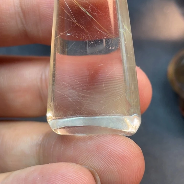 水晶颈饰未镶嵌顶****?