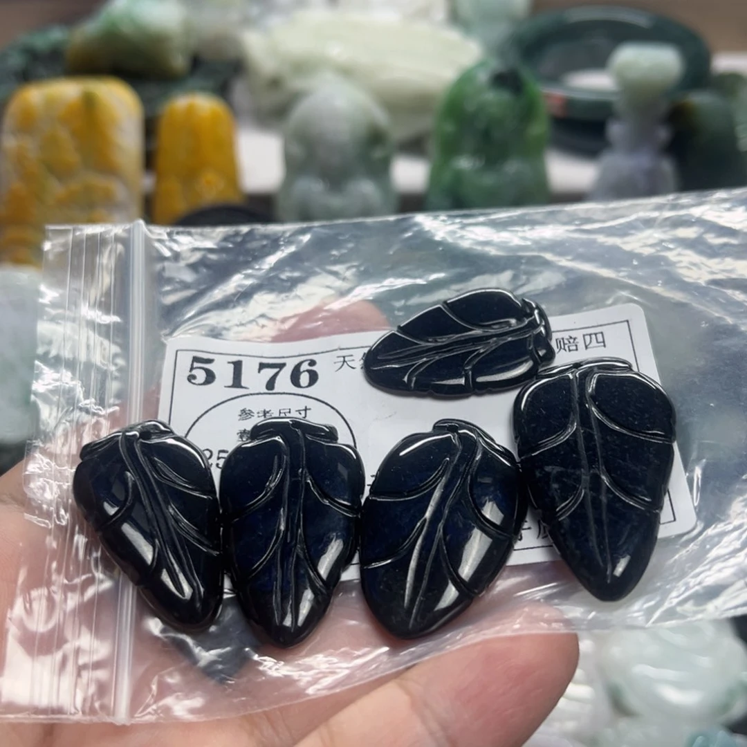 翡翠未镶嵌颈饰5176