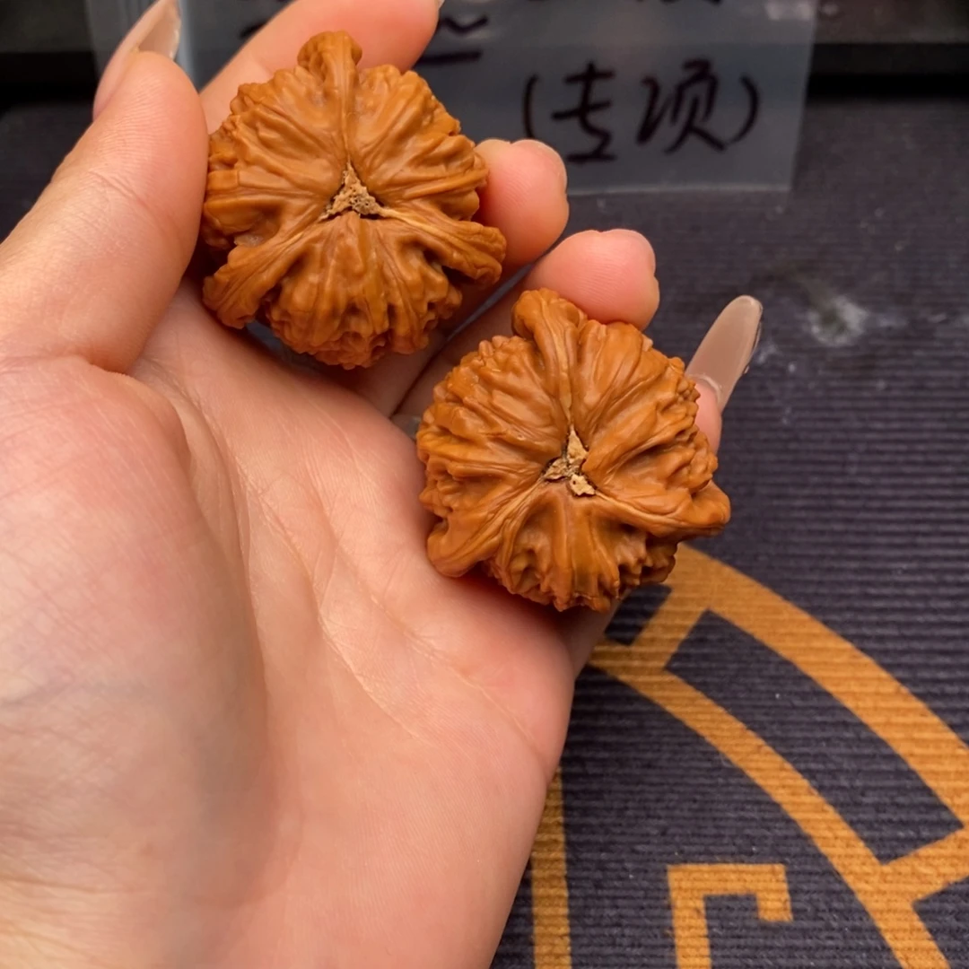一***里吊坠文玩核桃白狮子