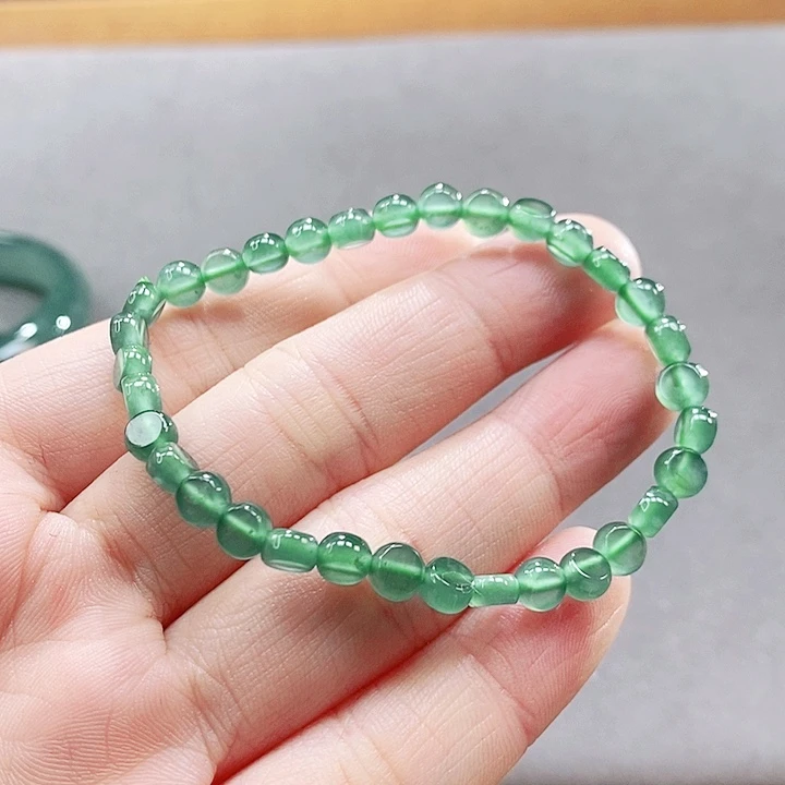 翡翠未镶嵌手镯（圆镯）