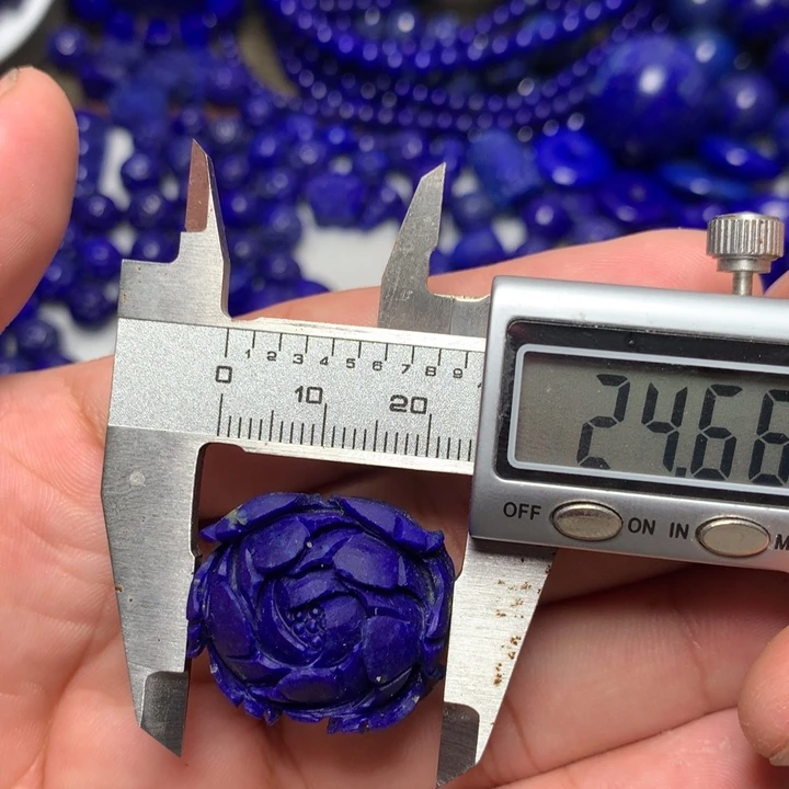 青金石未镶嵌牡丹花