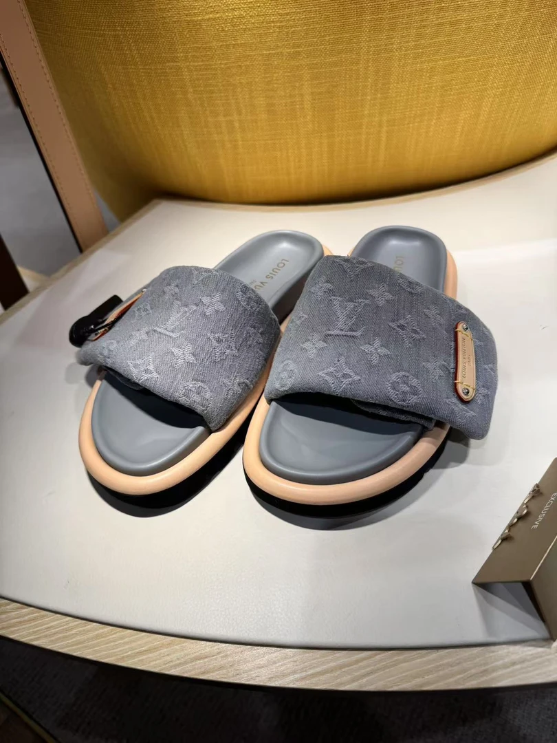 未使用 LouisVuitton/路易威登 LV 牛仔色拖鞋