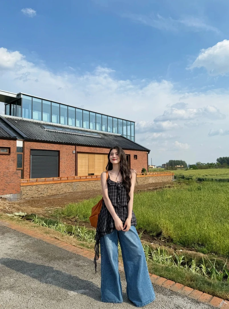 夏季新款洋气衣服女高级感轻奢黑色格纹吊带衬衫宽松阔腿裤套装