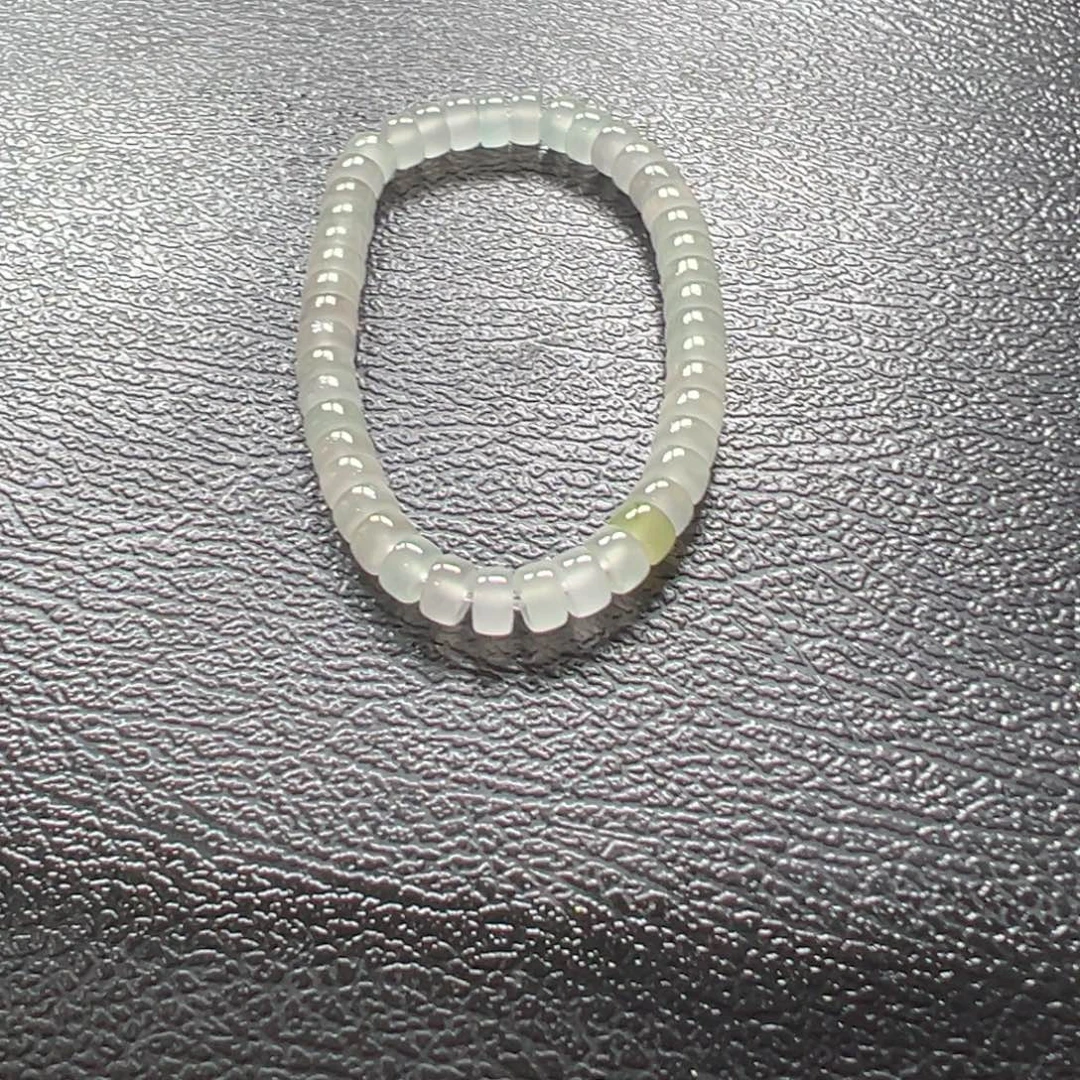 大***喵石英质玉（非洲翠）未镶嵌手串