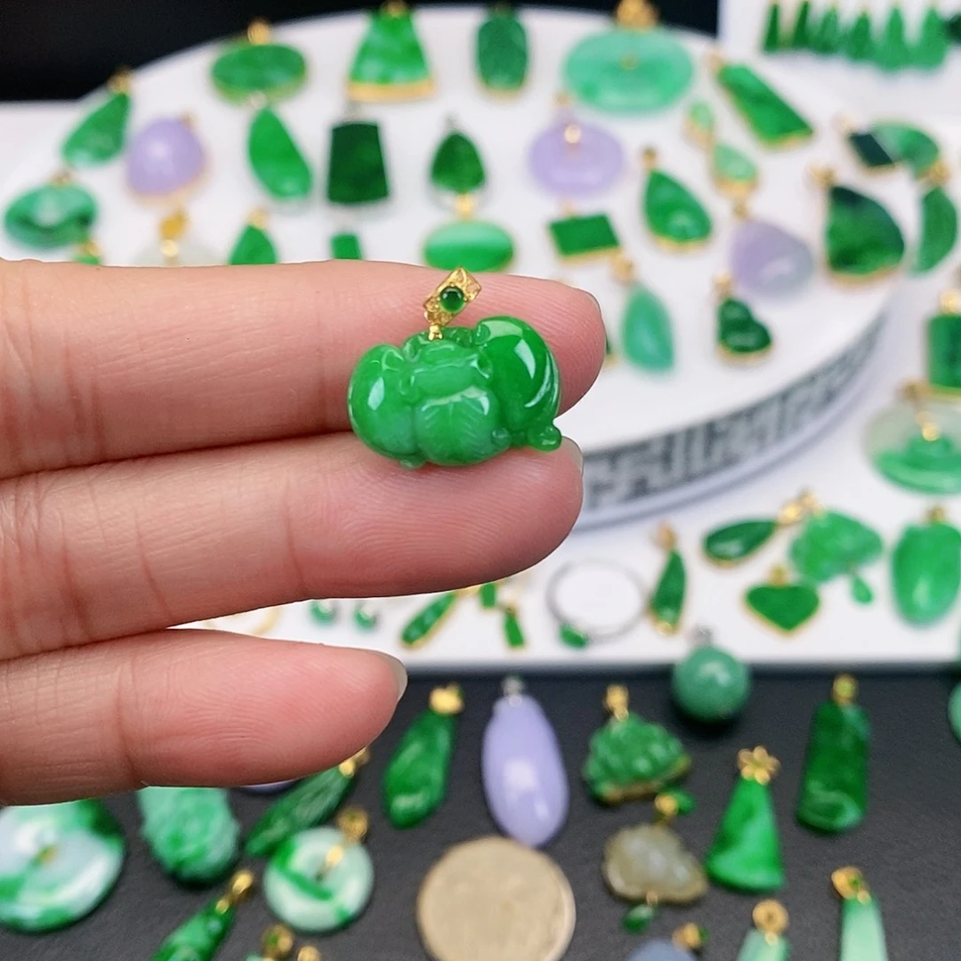 翡翠吊坠(不含链)18K金镶嵌