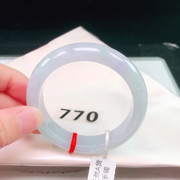 翡翠未镶嵌手镯770