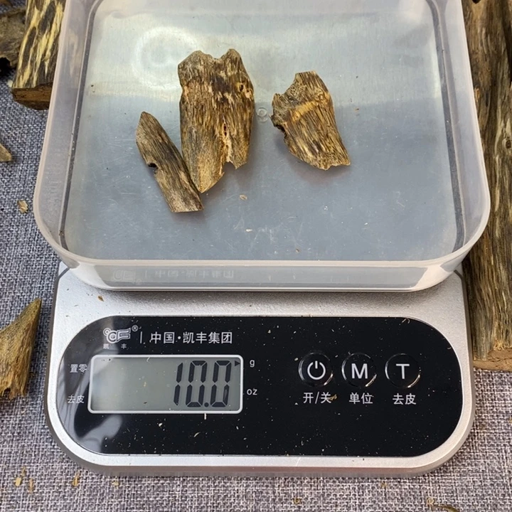 沉香碎屑沉香原材料