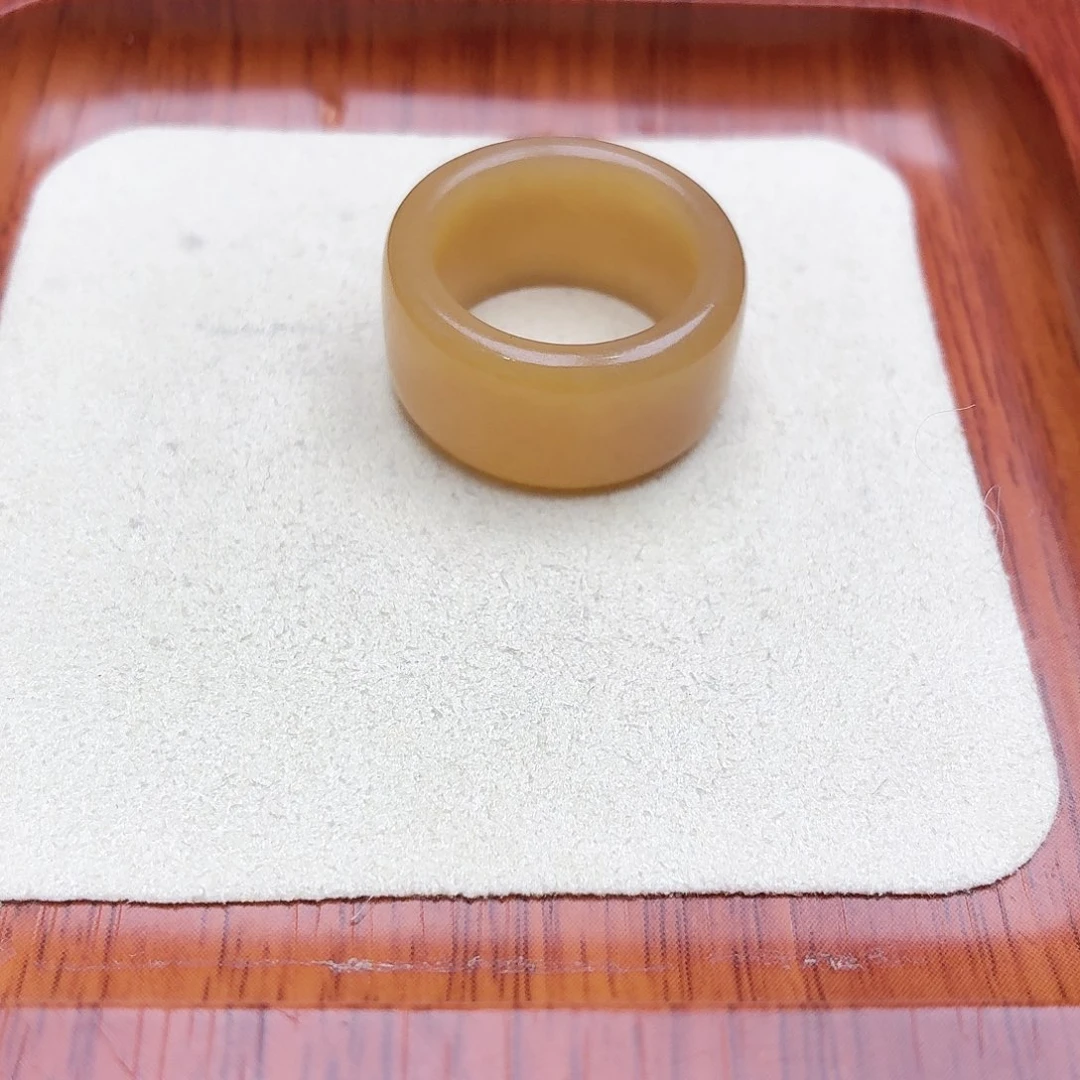 E***y和田玉未镶嵌戒圈15号