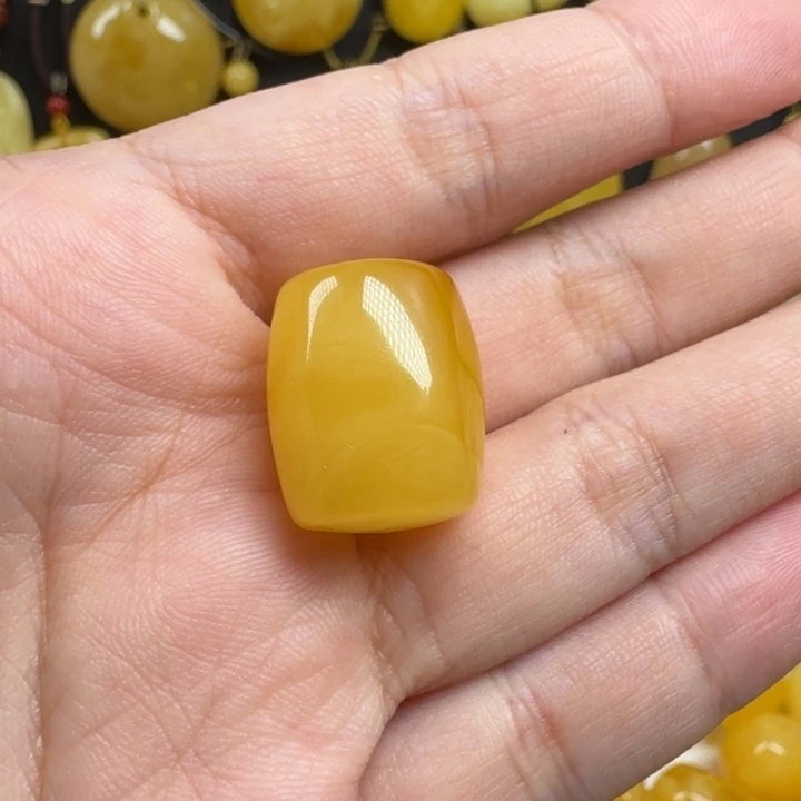 蜜蜡未镶嵌珠宝奇石
