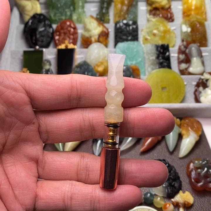 蛇纹石玉未镶嵌颈饰聚**络