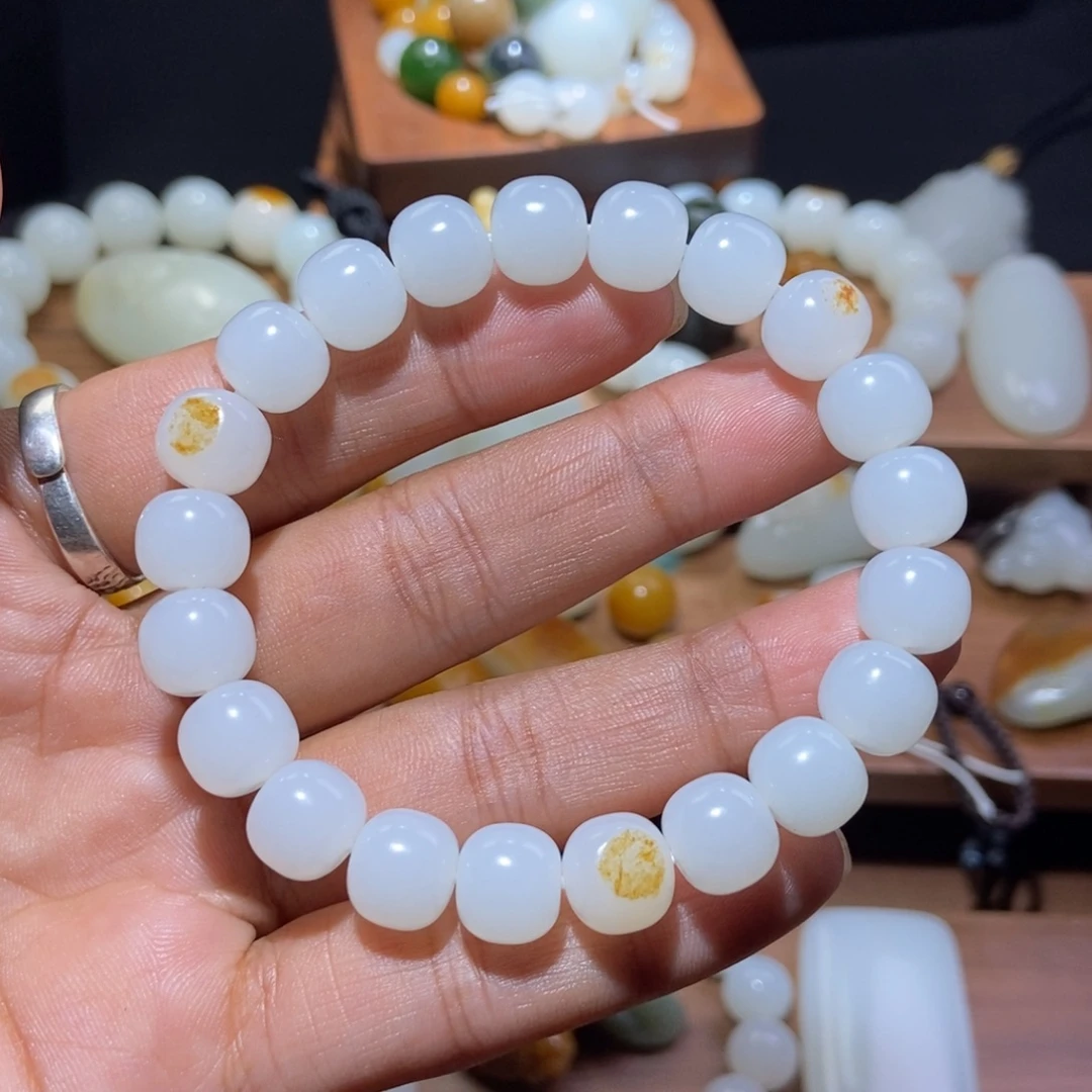 会***计和田玉未镶嵌颈饰