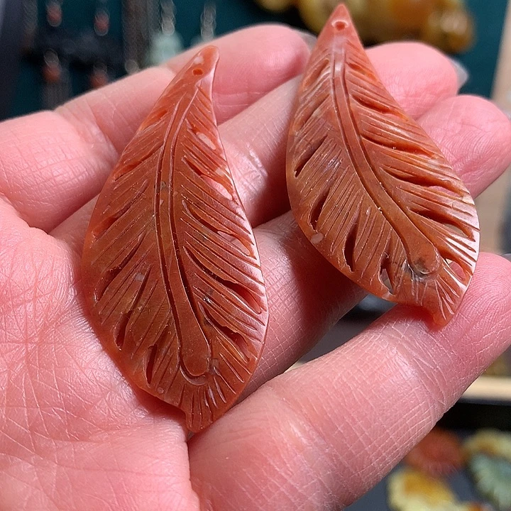 未镶嵌蛇纹石玉耳饰