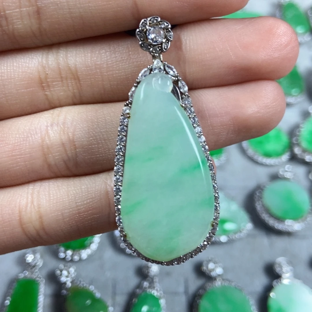 颈饰未镶嵌翡翠福瓜