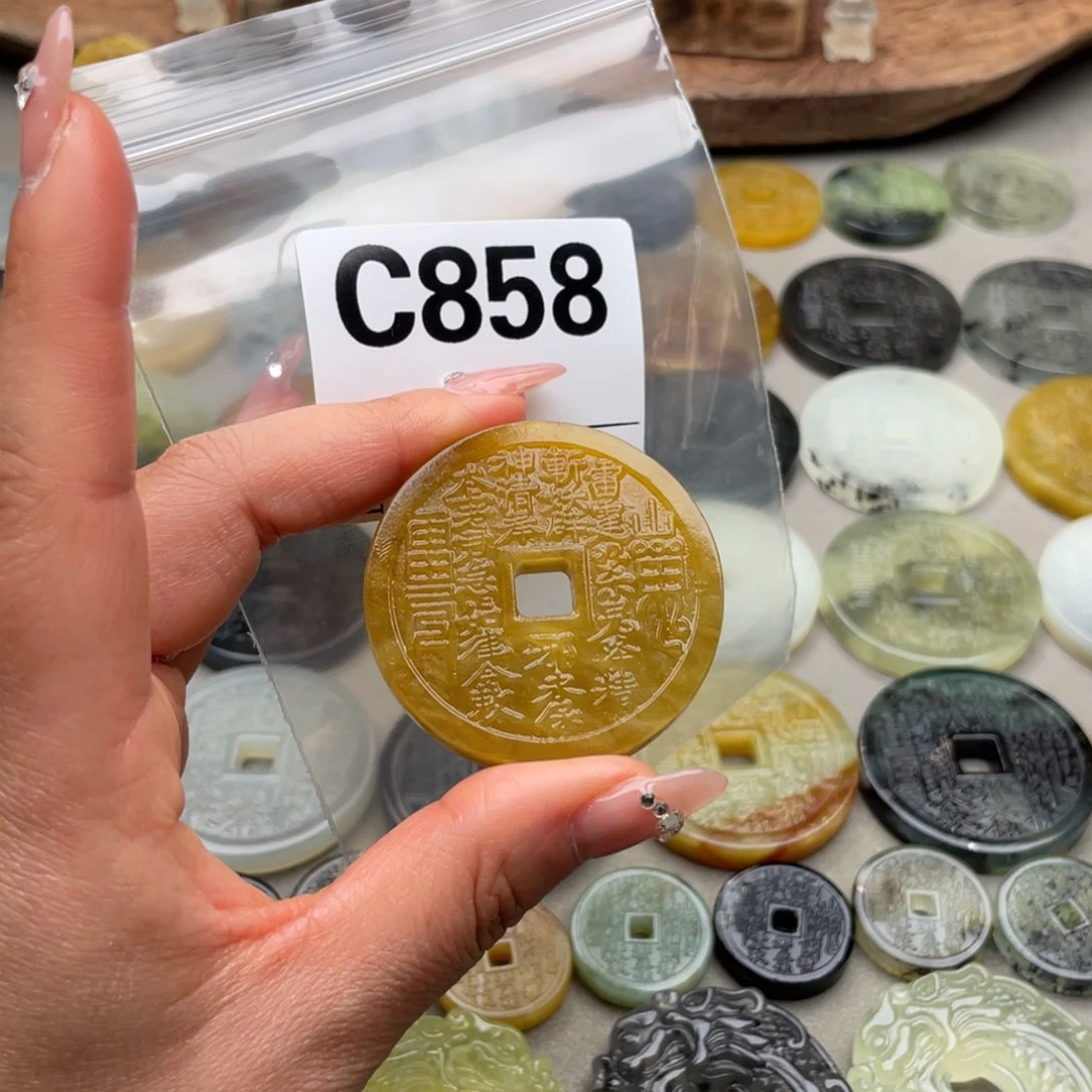 蛇纹石玉颈饰未镶嵌一**子