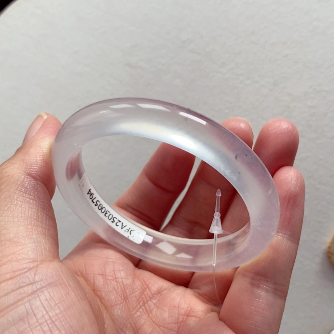 石英质玉手镯未镶嵌50-51