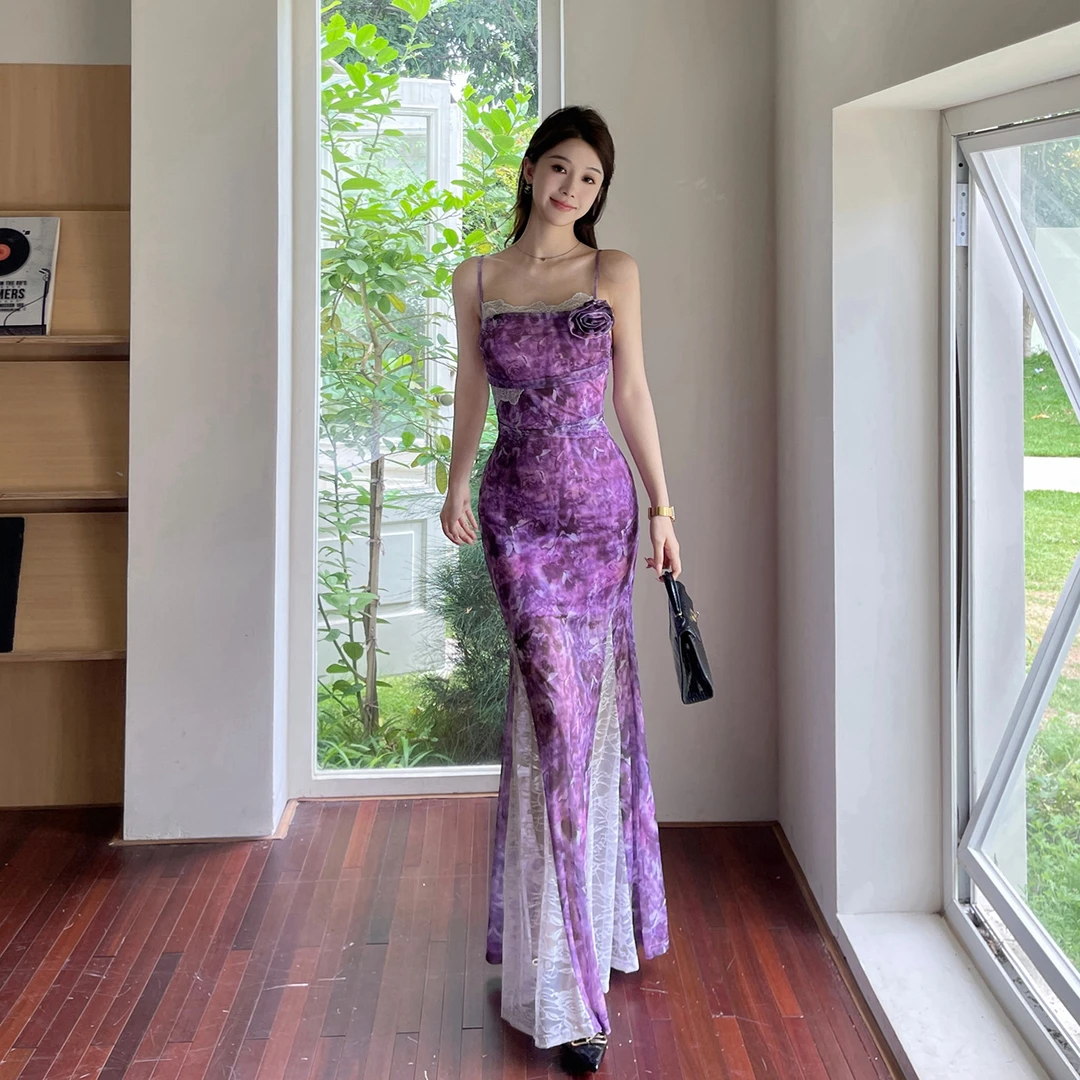 设计感紫色花纹蕾丝拼接花朵吊带连衣裙2025夏季新款气质修身长裙