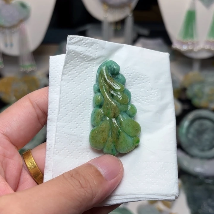 颈饰未镶嵌翡翠吊坠