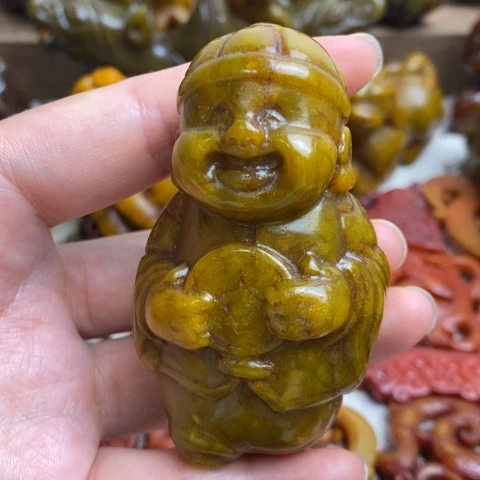 未镶嵌蛇纹石玉颈饰100