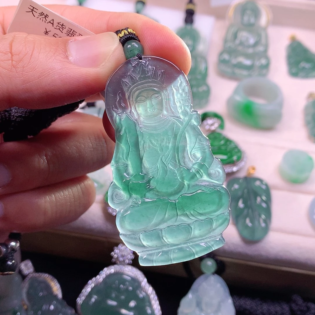 翡翠颈饰未镶嵌翡翠