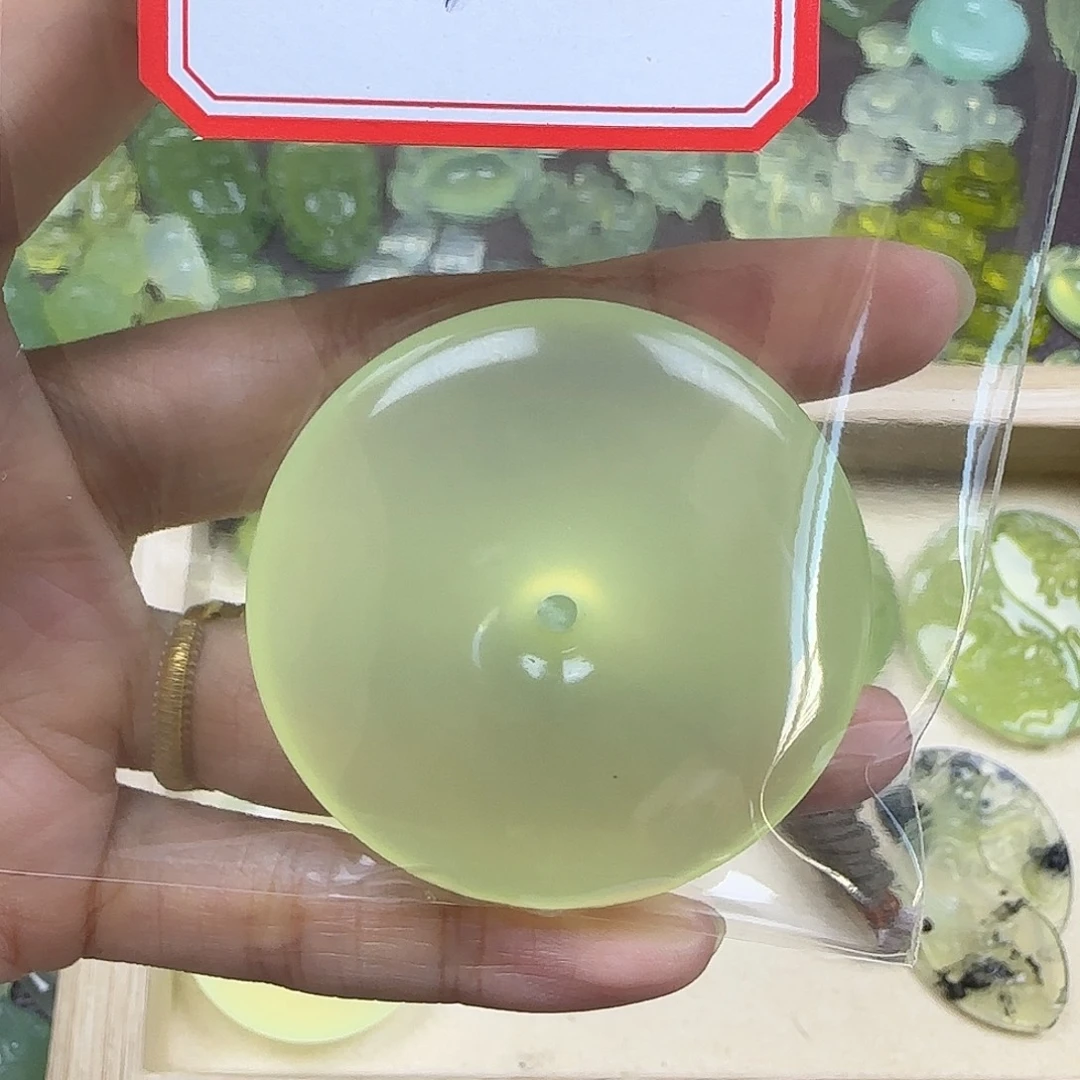 魚***未镶嵌蛇纹石玉颈饰