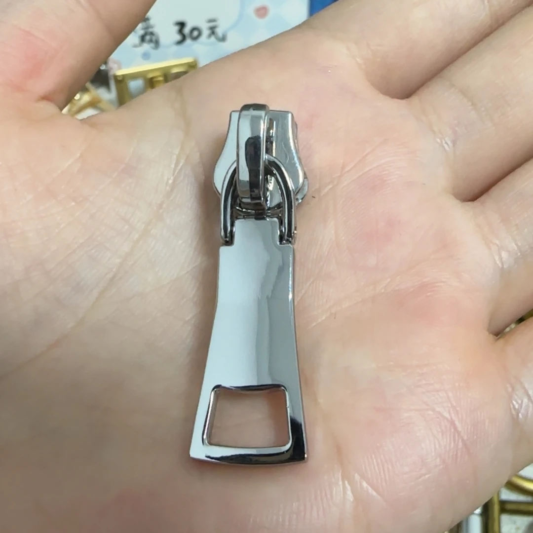 五号拉链头10元10个.