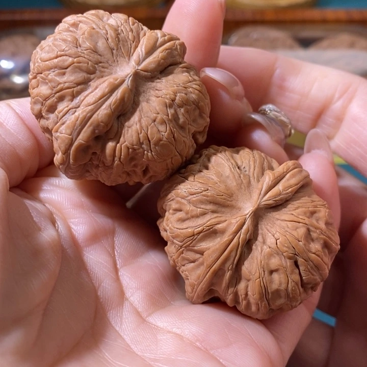 文玩核桃吊坠球元宝