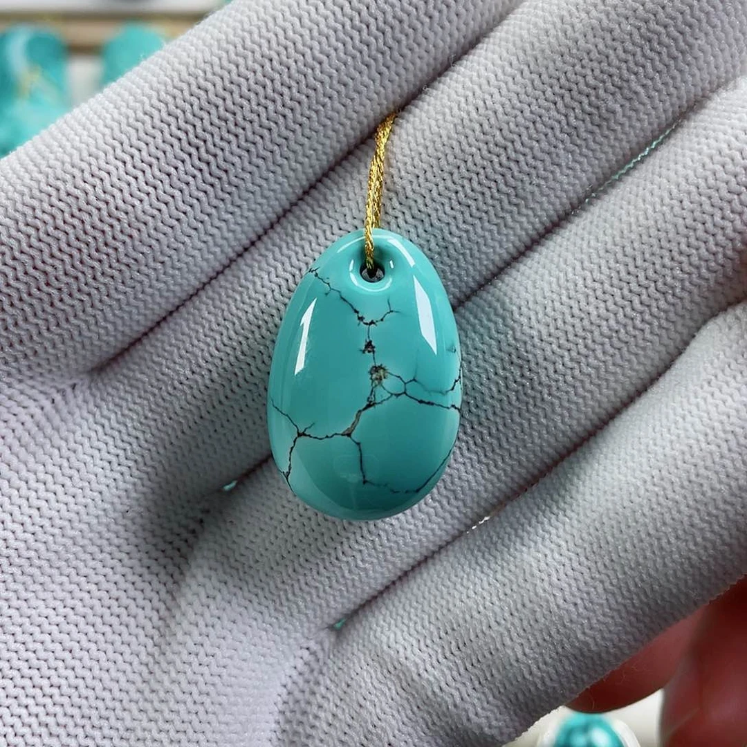 绿松石颈饰未镶嵌