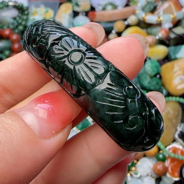 翡翠颈饰未镶嵌艳*?天然A货