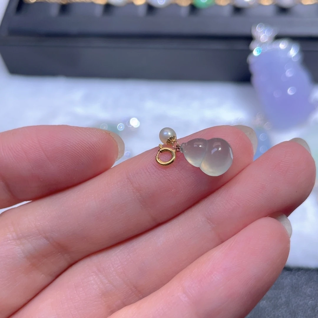 翡翠18K金镶嵌颈饰翡翠