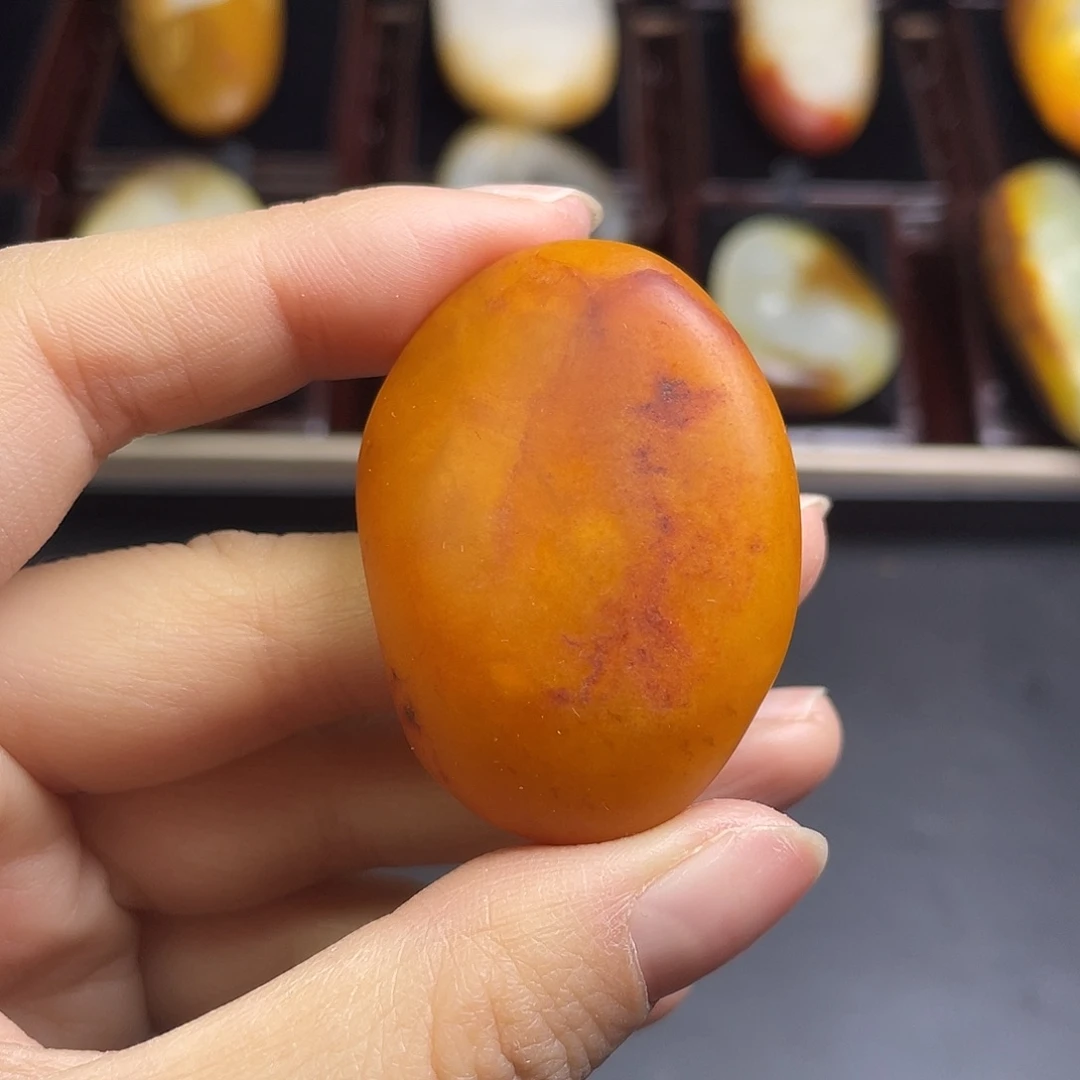 和田玉未镶嵌把件