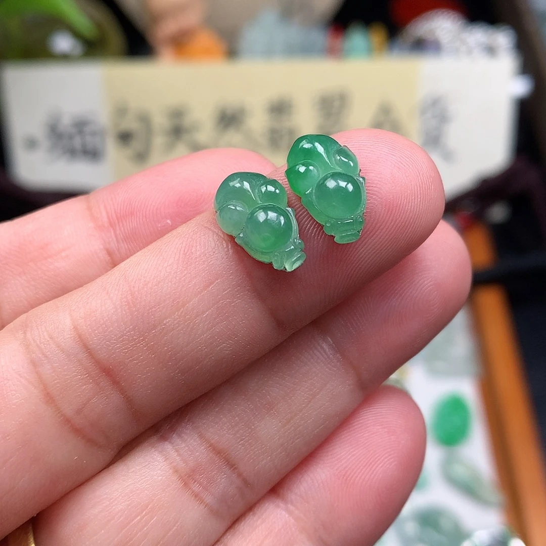 翡翠裸石缅甸天然A货翡翠冰种金鱼