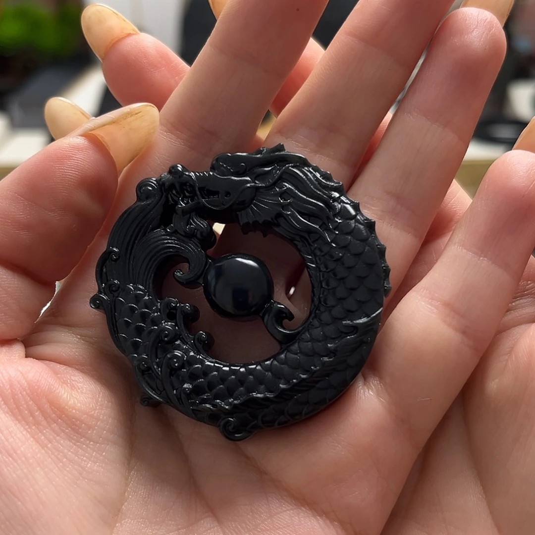 默***诩颈饰未镶嵌和田玉（墨玉）鱼化龙