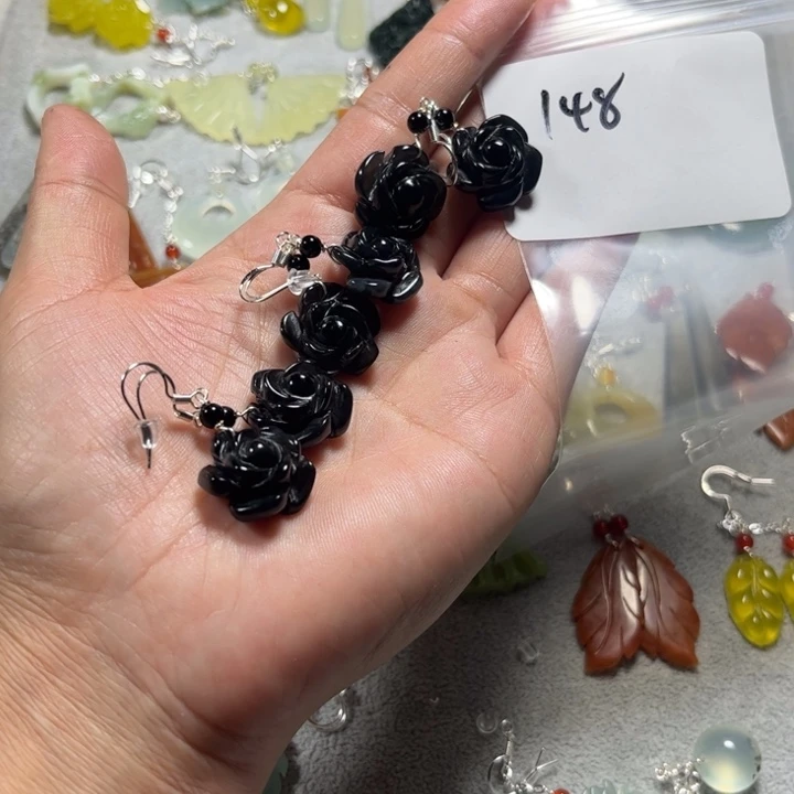 红***岸蛇纹石玉合金耳饰