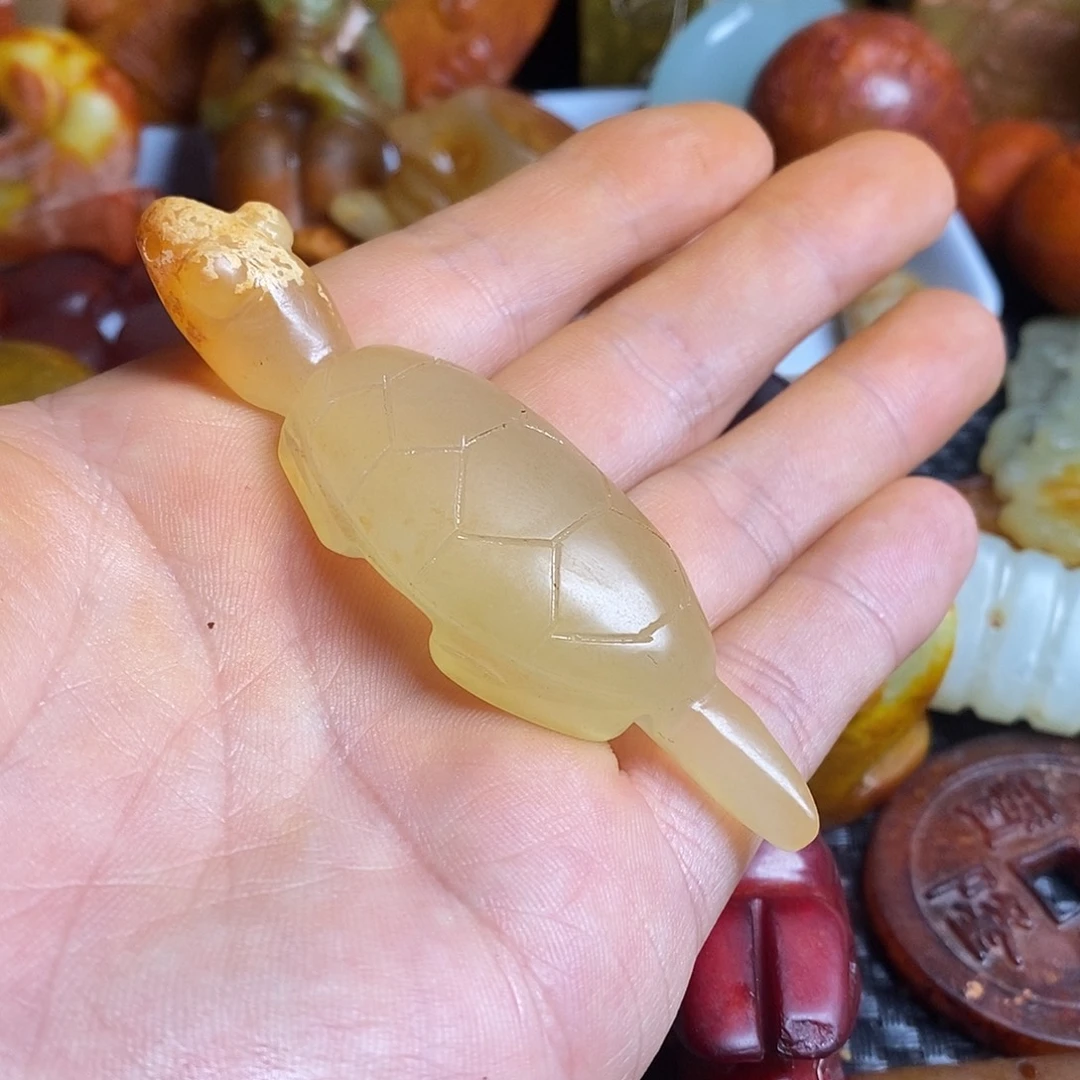 岫岩老玉（透闪石质玉）未镶嵌珠宝奇石