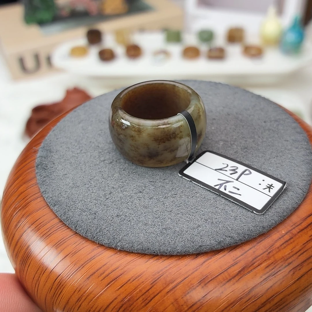 未镶嵌戒圈和田玉F152糖草花墩墩18.6不退换