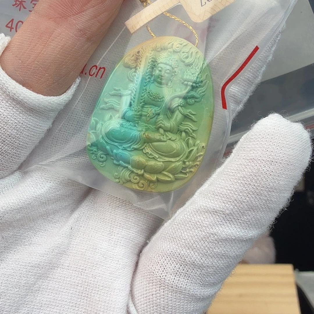 乐***年绿松石未镶嵌珠宝奇石