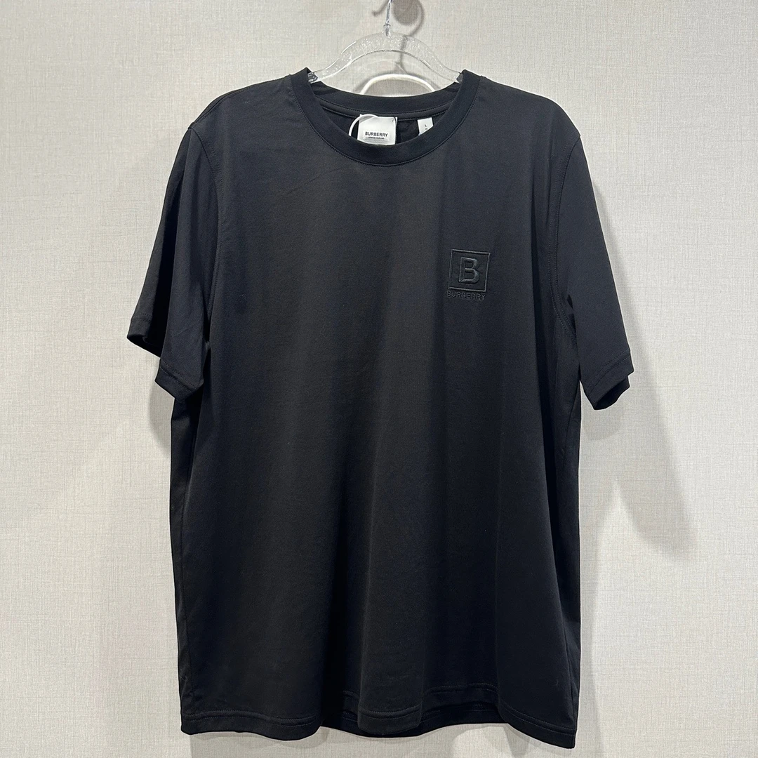 99新 BURBERRY/博柏利 黑色短袖 尺码：L 11101