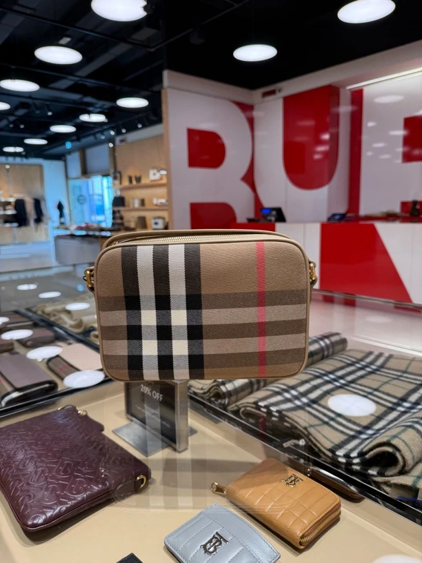 全新未使用 BURBERRY/博柏利 经典棕榈格纹链条斜挎包方块包女包