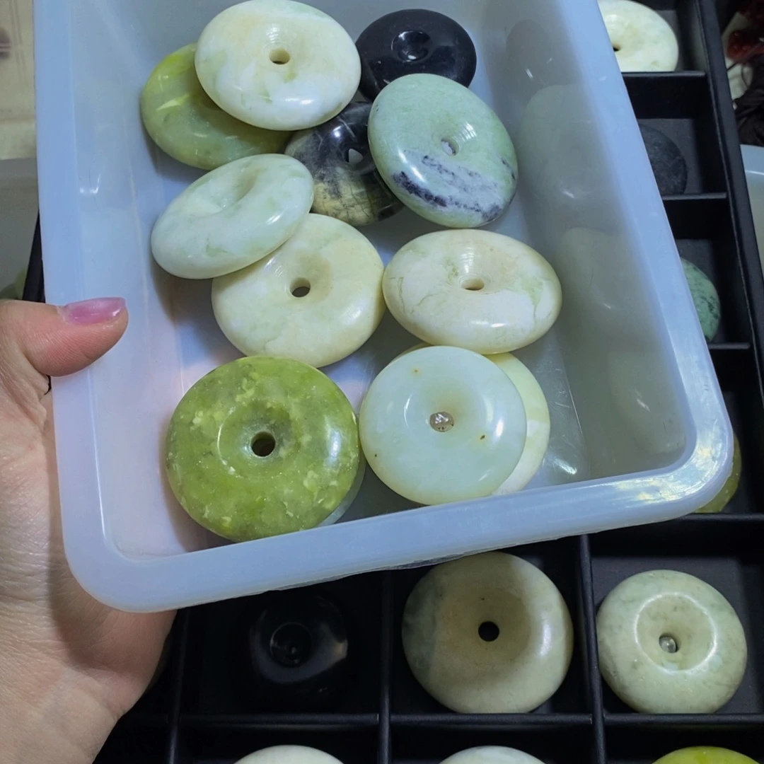 蛇纹石玉其他未镶嵌名****哈589